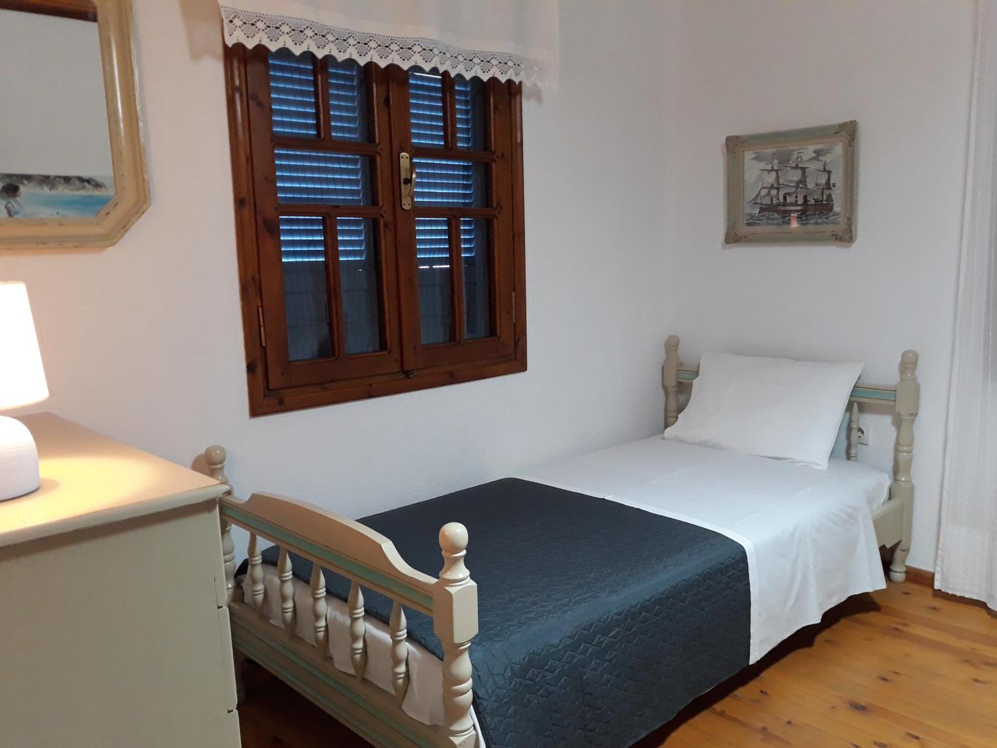 Athina'S House Guest House Скала Сотирос Екстериор снимка