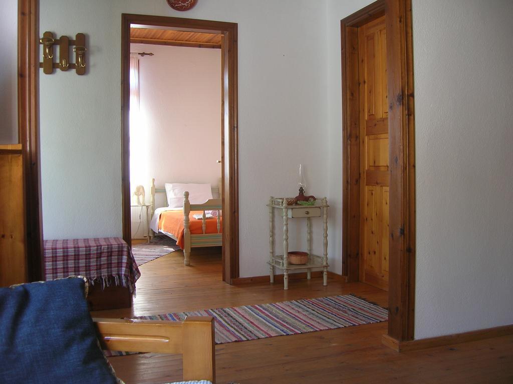 Athina'S House Guest House Скала Сотирос Екстериор снимка