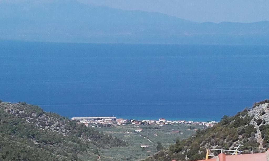 Athina'S House Guest House Скала Сотирос Екстериор снимка
