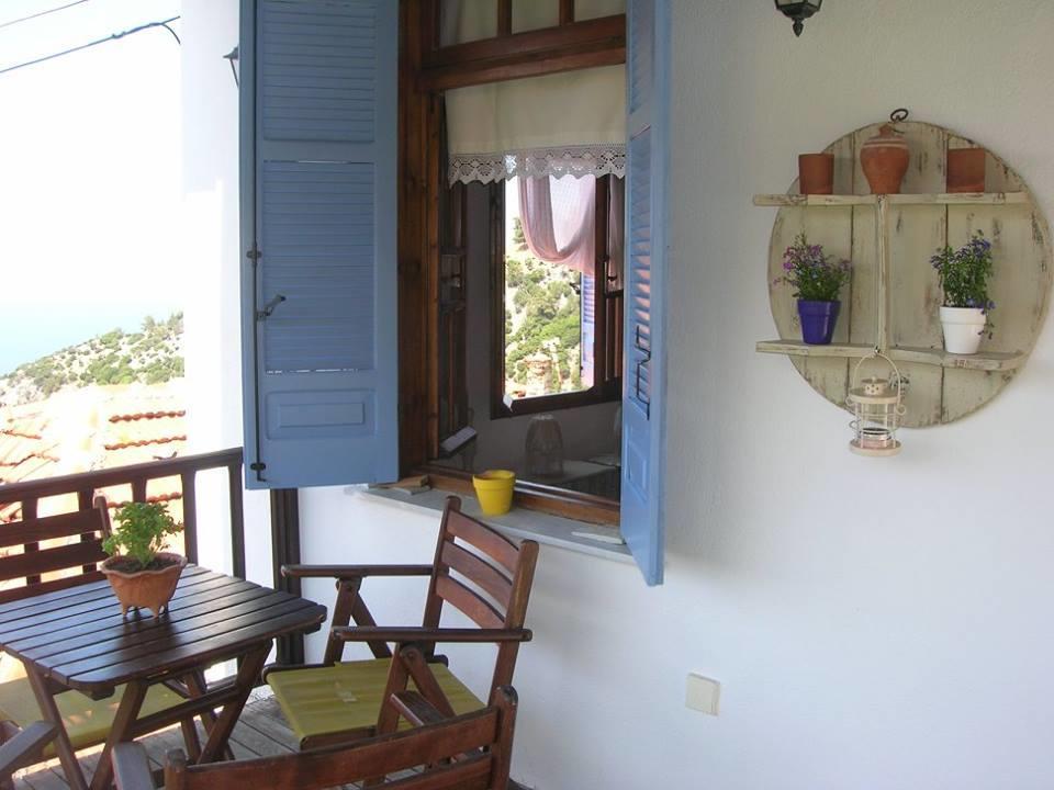 Athina'S House Guest House Скала Сотирос Екстериор снимка